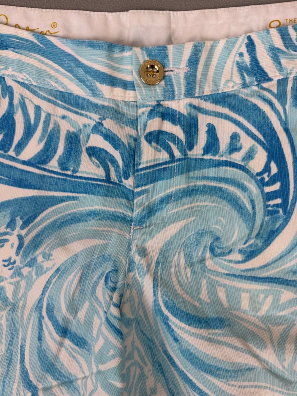 Lilly Pulitzer Buttercup Short. Size 8. - Picture 2 of 6